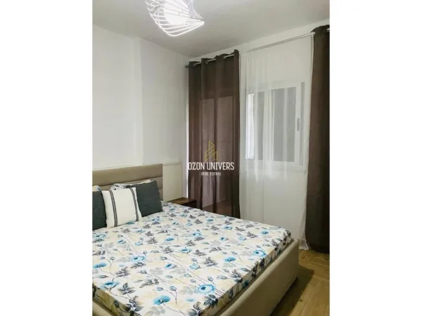 Tirane, jepet me qera apartament 2+1+Ballkon Kati 2, 85 m² 650 € (Rruga Don Bosko)