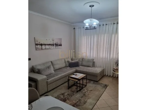 Tirane, jepet me qera apartament 1+1+Ballkon , 600 € 