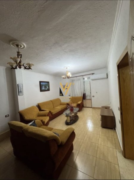 Tirane, jepet me qera apartament 2+1 Kati 2, 120 m² 450 € (RRUGA RIZA KODHELI)