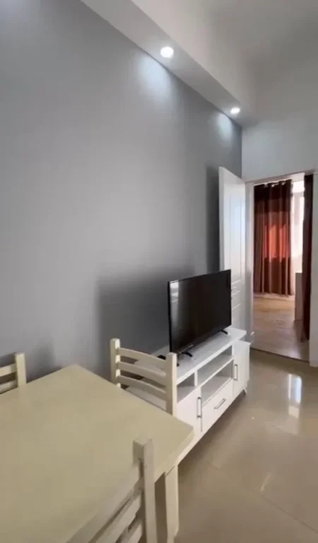 Tirane, jepet me qera apartament 2+1+Ballkon Kati 6, 80 m² 500 € 