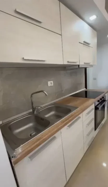 Tirane, jepet me qera apartament 2+1+Ballkon Kati 6, 80 m² 500 € 