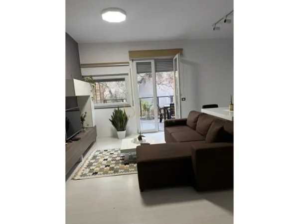 Tirane, jap me qera apartament 1+1+Ballkon , 85 m² 650 € 