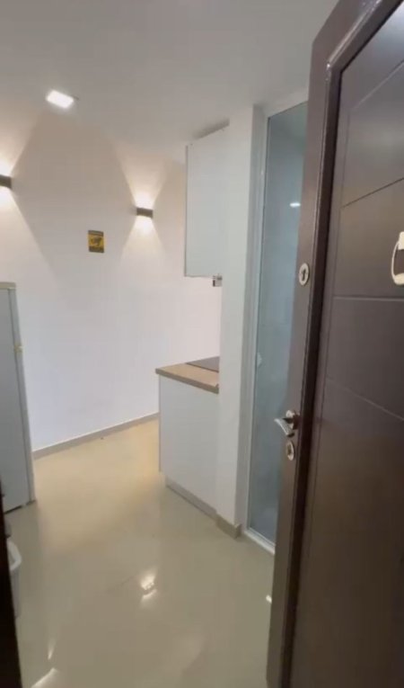 Tirane, jepet me qera apartament 2+1+Ballkon Kati 6, 80 m² 500 € (Kodra e diellit , prane market cok)