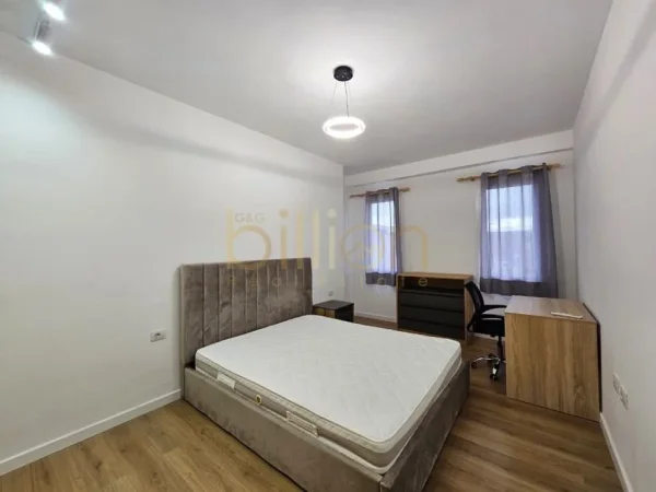 Tirane, jepet me qera apartament 3+1+Ballkon , 800 € 