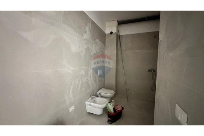 Tirane, shitet apartament 1+1 , 78 m² 178.000 € (Liqeni i Thate)