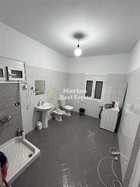 Tirane, jepet me qera shtepi 3+1 Kati 2, 120 m² 500 € (Vore)