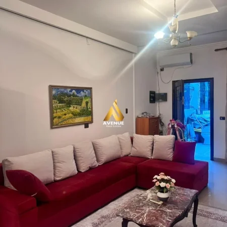 Tirane, jepet me qera Vile 2+1+Ballkon Kati 1, 90 m² 520 € (gjin gjergji)
