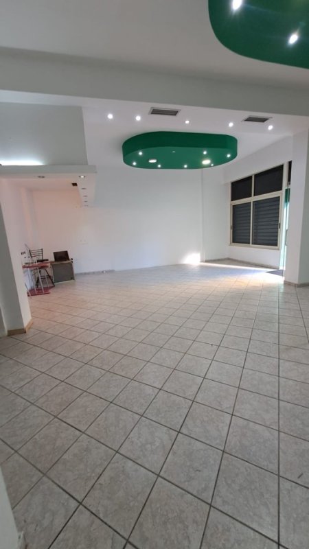 Tirane, jepet me qera ambjent biznesi , 58 m² 600 € 