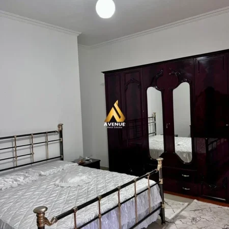 Tirane, jepet me qera Vile 2+1+Ballkon Kati 1, 90 m² 520 € (gjin gjergji)