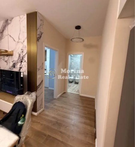 Tirane, jepet me qera apartament 1+1 Kati 8, 75 m² 700 € (Zogu i Zi)