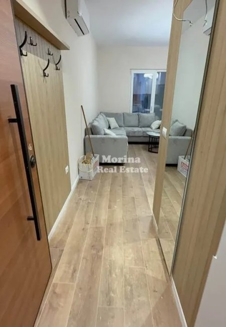 Tirane, jepet me qera apartament 1+1 Kati 8, 75 m² 700 € (Zogu i Zi)