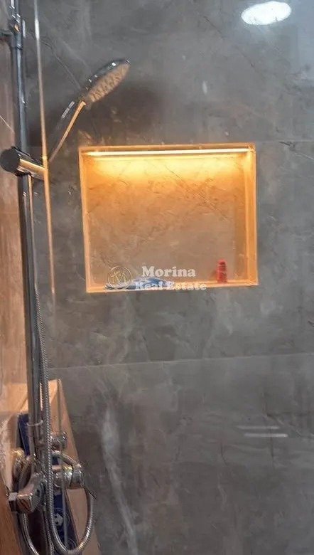 Tirane, jepet me qera apartament 1+1 Kati 8, 75 m² 700 € (Zogu i Zi)