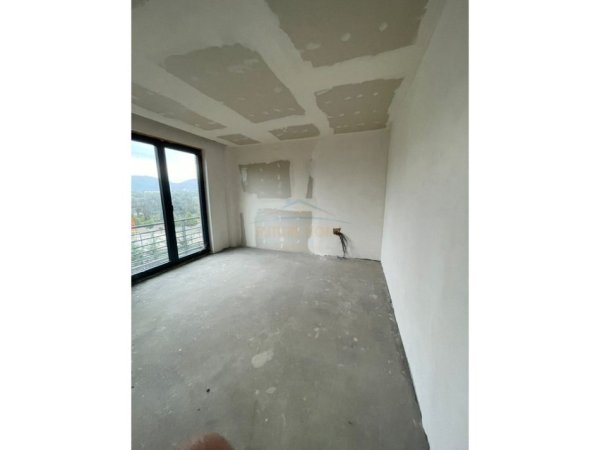 Tirane, shitet Vile 2 Katshe Kati 2, 225 m² 470.000 € (Farke)