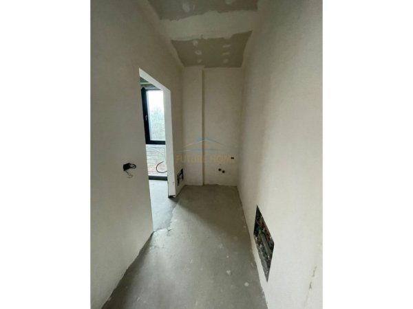 Tirane, shitet Vile 2 Katshe Kati 2, 225 m² 470.000 € (Farke)