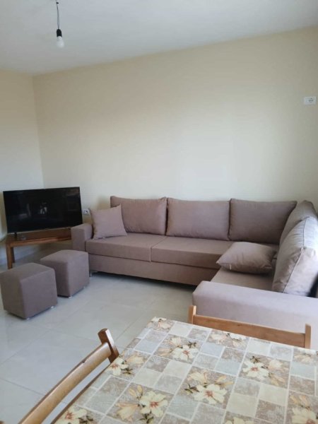 Tirane, jepet me qera apartament 1+1 Kati 6, 65 m² 500 € (Rruga e Dibres)