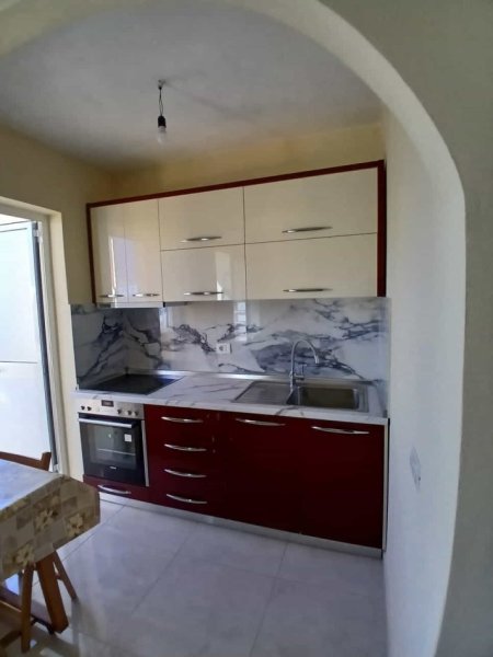 Tirane, jepet me qera apartament 1+1 Kati 6, 65 m² 500 € (Rruga e Dibres)