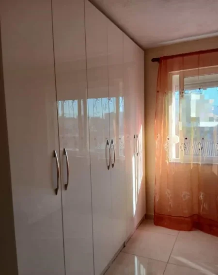 Tirane, jepet me qera apartament 1+1 Kati 6, 65 m² 500 € (Rruga e Dibres)