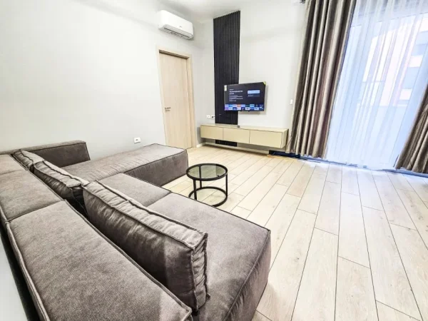 Tirane, jepet me qera apartament 1+1+Aneks+Ballkon Kati 6, 70 m² 590 € (River Residence)