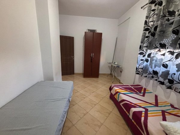 Tirane, jepet me qera apartament 2+1 Kati 1, 100 m² 500 € (Rruga Albanopoli)