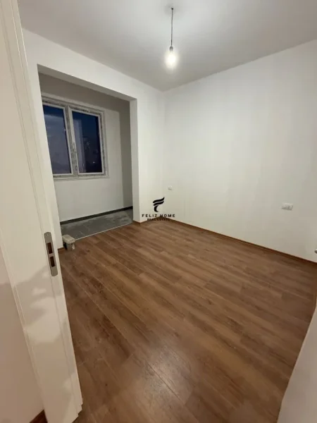 Tirane, shitet apartament 1+1 Kati 3, 52 m² 130.000 € (RRUGA E ELBASANIT)