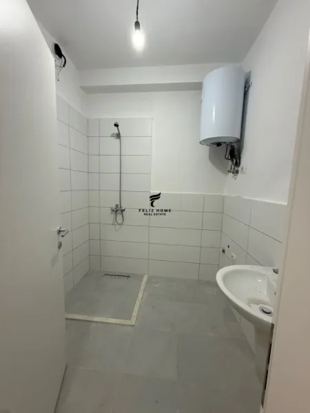 Tirane, shitet apartament 1+1 Kati 3, 52 m² 130.000 € (RRUGA E ELBASANIT)