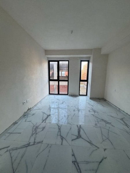 Tirane, shitet apartament 3+1+Aneks+Ballkon Kati 2, 181 m² 207.800 € 