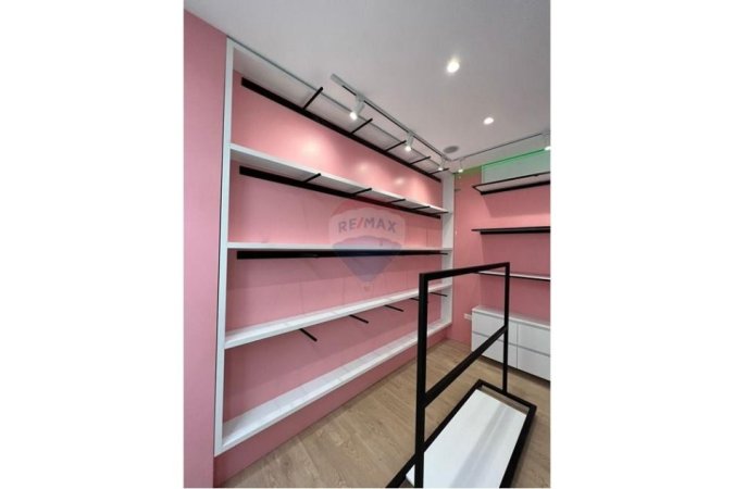 Tirane, shitet dyqan Kati 0, 17 m² 48.000 € (Linzë, Tiranë)