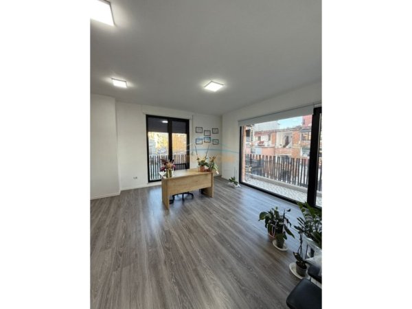 Tirane, shitet apartament 1+1 Kati 2, 77 m² 198.000 € (Qemal Stafa)