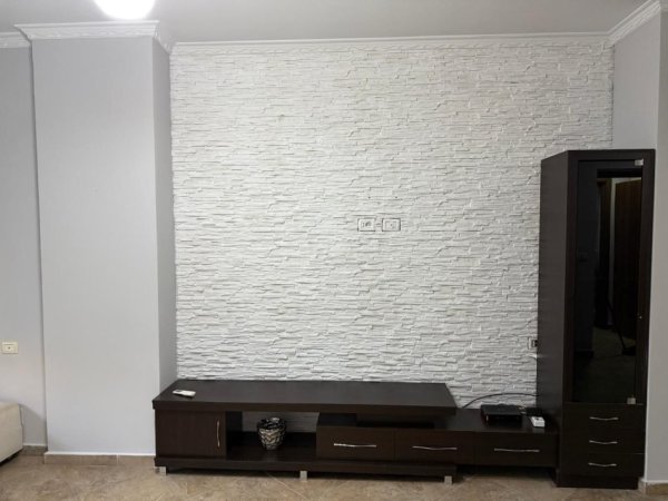 jepet me qera apartament Kati 6, 65 m² 400 € (YZBERISHT)