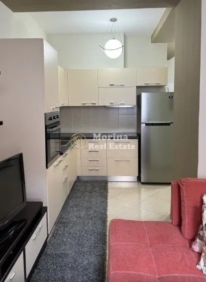 Tirane, jepet me qera apartament 1+1 Kati 3, 74 m² 400 € (Fresku)