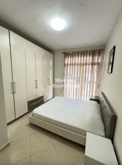 Tirane, jepet me qera apartament 1+1 Kati 3, 74 m² 400 € (Fresku)