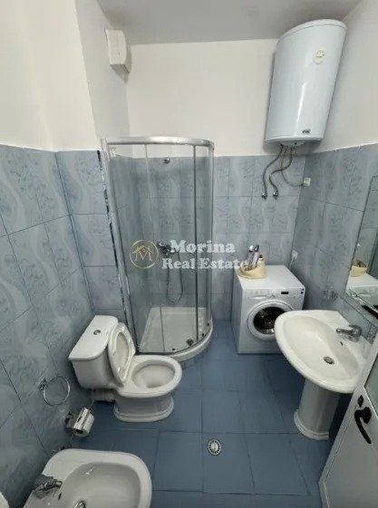 Tirane, jepet me qera apartament 1+1 Kati 3, 74 m² 400 € (Fresku)