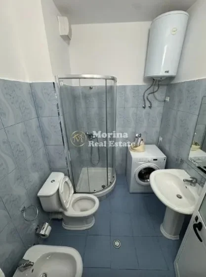 Tirane, jepet me qera apartament 1+1 Kati 3, 74 m² 400 € (Fresku)