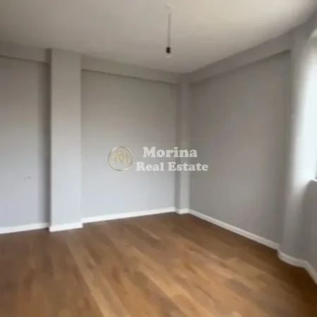Tirane, shitet apartament 1+1 Kati 2, 55 m² 95.000 € (Fresku)