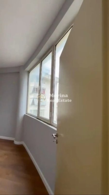 Tirane, shitet apartament 1+1 Kati 2, 55 m² 95.000 € (Fresku)