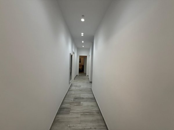 Tirane, jepet me qera apartament 2+1+2 +post parkimi  Kati 4, 100 m² 1.500 €