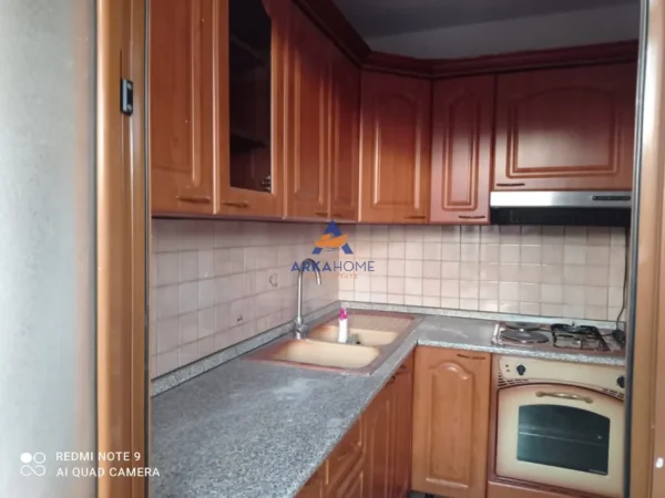 Tirane, shitet apartament 1+1+Ballkon Kati 4, 53 m² 125.000 € 