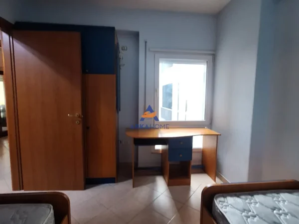 Tirane, shitet apartament 1+1+Ballkon Kati 4, 53 m² 125.000 € 