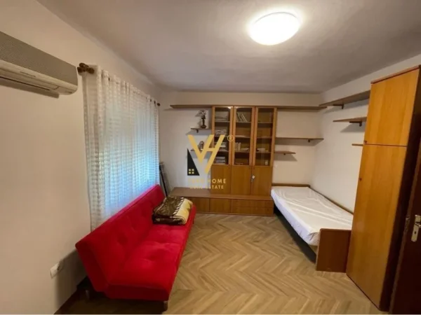 Tirane, jepet me qera apartament 2+1+Ballkon Kati 2, 120 m² 750 € (MOZAIKU)