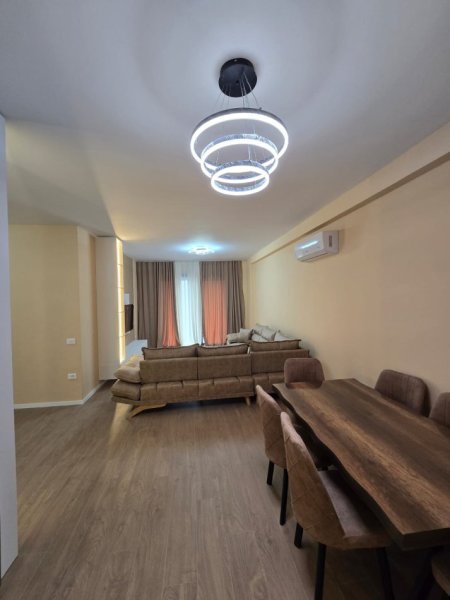 Tirane, jepet me qera apartament 2+1 , 120 m² 1.200 € 