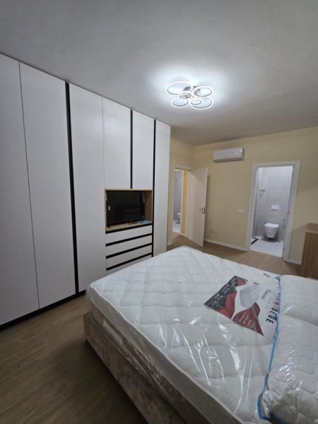 Tirane, jepet me qera apartament 2+1 , 120 m² 1.200 € 