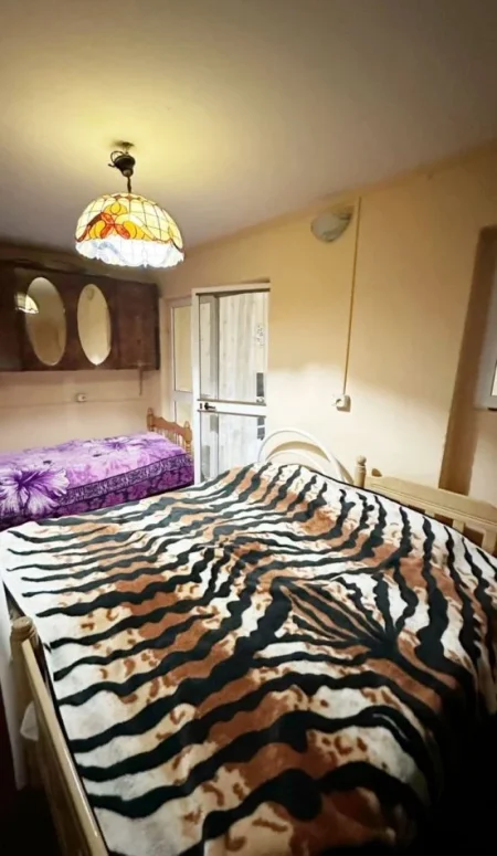 Tirane, jepet me qera apartament 1+1 Kati 2, 55 m² 40.000 Leke (Hoxha Tahsim)