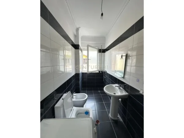 Tirane, shitet apartament 2+1 Kati 2, 89 m² 190.000 € (Brryli)