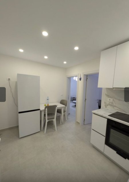 Tirane, jepet me qera apartament 2+1 Kati 2, 72 m² 650 € (selvia)
