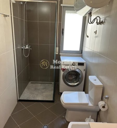 Tirane, jepet me qera apartament 1+1 Kati 4, 70 m² 680 € (Rruga 5 Maji)
