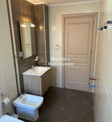 Tirane, jepet me qera apartament 1+1 Kati 4, 70 m² 750 € (Rruga 5 Maji)