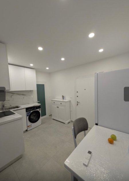 Tirane, jepet me qera apartament 2+1 Kati 2, 72 m² 650 € (selvia)