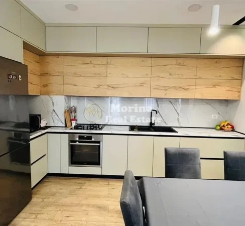 Tirane, shitet apartament 1+1 Kati 5, 72 m² 196.000 € (Zogu i Zi)