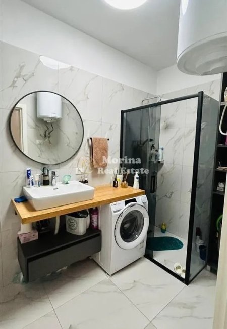 Tirane, shitet apartament 1+1 Kati 5, 72 m² 196.000 € (Zogu i Zi)