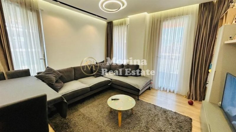 Tirane, shitet apartament 1+1 Kati 5, 72 m² 196.000 € (Zogu i Zi)